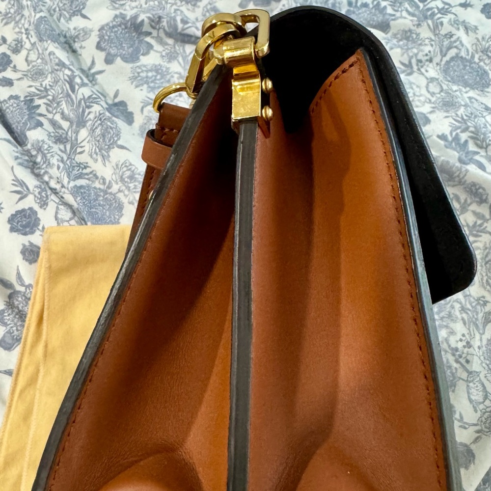 Louis Vuitton Tan and Brown Monogram Crossbody Bag - Picture 4 of 10